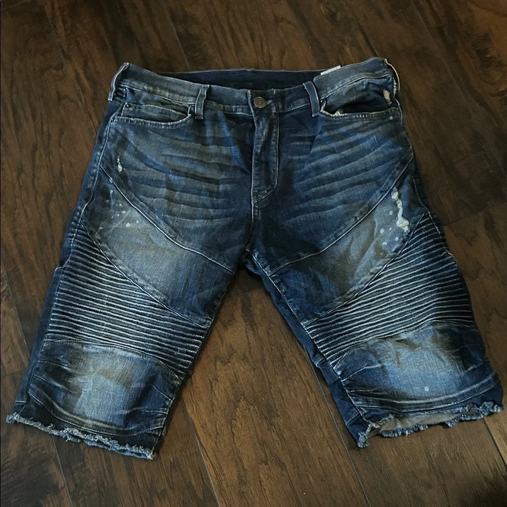 True Religion Men's Distressed Denim Shorts - Picture 1 of 6